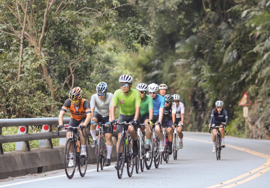 征服台灣公路之巔 | 單車玩客一日武嶺挑戰，九人座車隨行，後勤無憂，圓夢攻頂！的第2張圖片